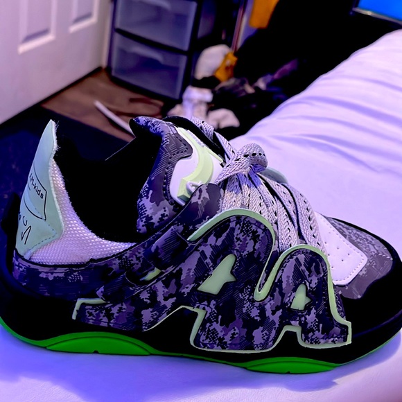 Is brand new is a pickup too just let me know if yu want them - Picture 1 of 1